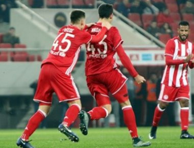 Europa League: Για την Τουρκία πέταξε ο Ολυμπιακός όπου θα αντιμετωπίσει την Μπεσίκτας στη φάση των «16»